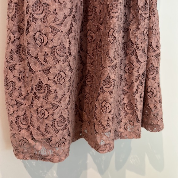 Dusty pink vintage mini dress with lace floral print - Picture 4 of 4